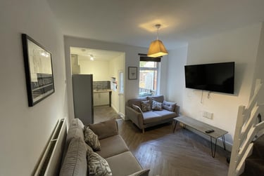 4 bed house, Paget Street, City Centre, Loughborough, LE115DU - Image 2