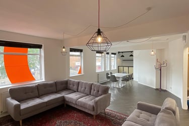 5 bed house, Ashby Square, City Centre, Loughborough, LE115AA - Image 1