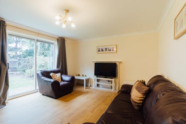 5 bed house, Goldfinch Close, City Centre, Loughborough, LE113HG - Image 1