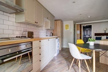 1 bed house, Park View, Arboretum, Nottingham, NG14GR - Image 1