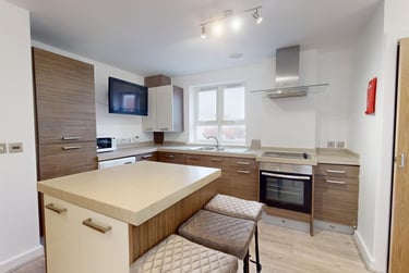 5 bed house, Orchard Street, City Centre, Loughborough, LE115AZ - Image 1