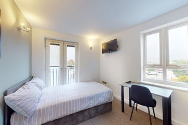 5 bed house, Orchard Street, City Centre, Loughborough, LE115AZ - Image 2