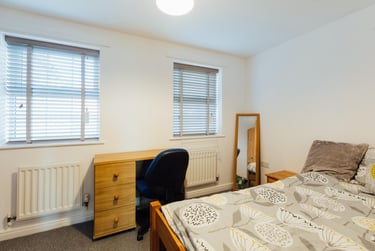 4 bed house, Wren Close, City Centre, Loughborough, LE113HL - Image 2