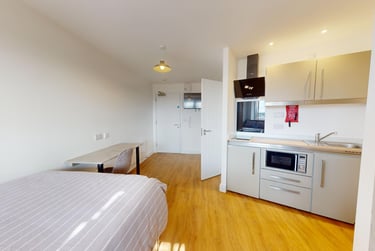 1 bed house, 2 Lemyngton Street, City Centre, Loughborough, LE111UH - Image 1