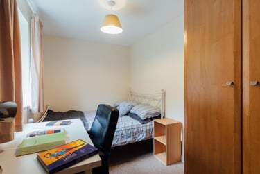 5 bed house, Goldfinch Close, City Centre, Loughborough, LE113HG - Image 5