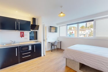 1 bed house, Lemyngton Street, City Centre, Loughborough, LE111UH - Image 1