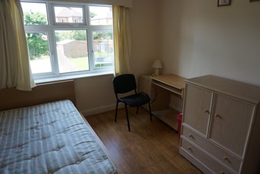 3 bed house, Benscliffe Drive, City Centre, Loughborough, LE113JP - Image 3