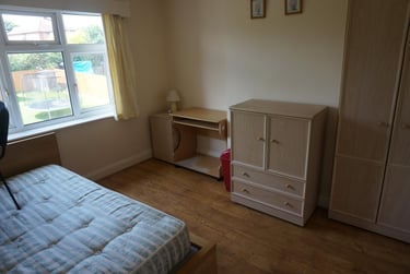 3 bed house, Benscliffe Drive, City Centre, Loughborough, LE113JP - Image 4