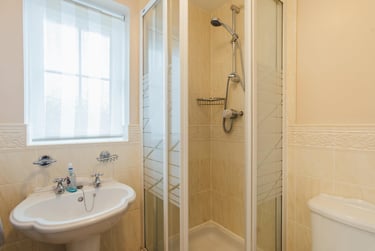 5 bed house, Goldfinch Close, City Centre, Loughborough, LE113HG - Image 12