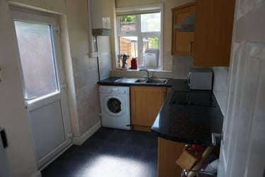 3 bed house, Benscliffe Drive, City Centre, Loughborough, LE113JP - Image 1
