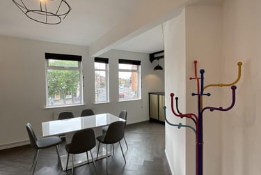 5 bed house, Ashby Square, City Centre, Loughborough, LE115AA - Image 2