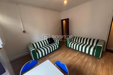 6 bed house, Hessle View, Hyde Park, Leeds, LS61ER - Image 2