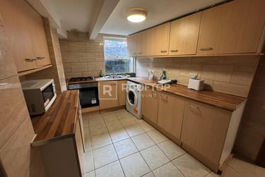 6 bed house, Hessle View, Hyde Park, Leeds, LS61ER - Image 3