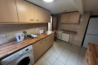 6 bed house, Hessle View, Hyde Park, Leeds, LS61ER - Image 4