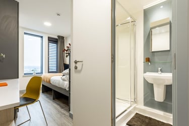 Classic Ensuite - Image 3