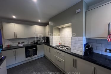 6 bed house, Inglewood Terrace, Rampart Road, Leeds, LS62HT - Image 3