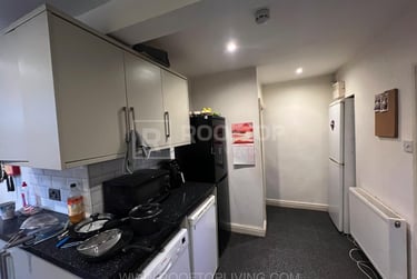 6 bed house, Inglewood Terrace, Rampart Road, Leeds, LS62HT - Image 6