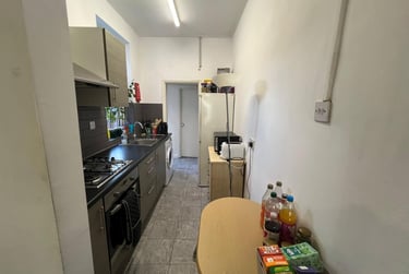 3 bed house, Clarendon Park Road, Clarendon Park, Leicester, LE23AN - Image 2