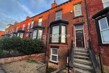 7 bed house, Brudenell Mount, Hyde Park, Leeds, LS61HT - Image 2