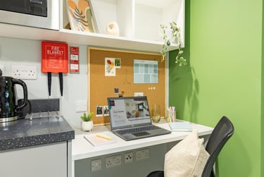 Bronze Studio at Venue Studios, 333-337 New Cross Road, Lewisham, London, SE146FS - Image 2