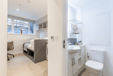 Bronze Studio at Paddington Citi View, 15-25 Talbot Square, Paddington, London, W21TT - Image 4