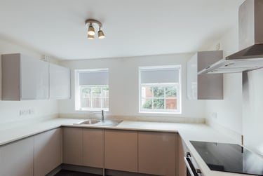 5 bed house, Moorhen Way, City Centre, Loughborough, LE113HH - Image 1