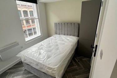 3 bed house, Bridlesmith Gate, Lace Market, Nottingham, NG12GP - Image 1