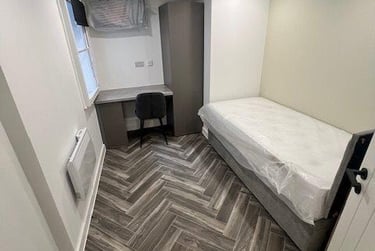 5 bed house, Bridlesmith Gate, Lace Market, Nottingham, NG12GP - Image 1