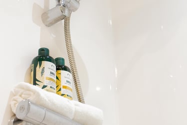 Classic Studio at Trapezium, Park Lane, Woodhouse, Leeds, LS31FL - Image 7