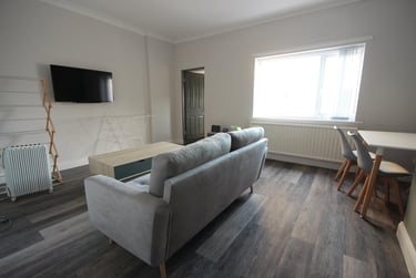 2 bed house, High Street, Langley Moor, Durham, DH78JW - Image 4