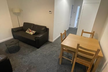 3 bed house, Neville Terrace (L), Western Hill, Durham, DH14AH - Image 2