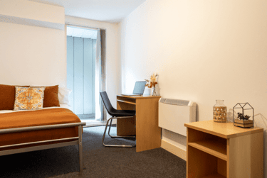 Silver Non Ensuite at The Grafton, 60 Grafton Street, Ardwick, Manchester, M139NT - Image 4