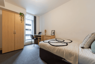 Silver Non Ensuite - Top Floor at The Grafton, 60 Grafton Street, Ardwick, Manchester, M139NT - Image 1