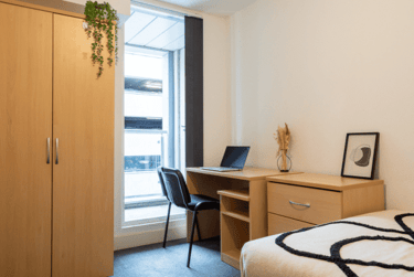 Silver Non Ensuite - Top Floor at The Grafton, 60 Grafton Street, Ardwick, Manchester, M139NT - Image 4