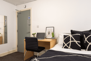 Gold Non Ensuite at The Grafton, 60 Grafton Street, Ardwick, Manchester, M139NT - Image 4