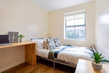 Bronze Non Ensuite at Hotwells House, 192-216 Hotwell Road, Clifton, Bristol, BS84UR - Image 1