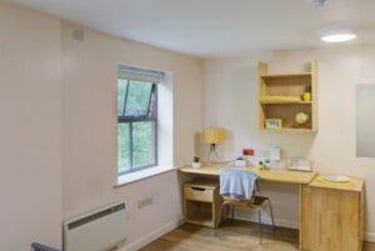 Gold Studio at Hotwells House, 192-216 Hotwell Road, Clifton, Bristol, BS84UR - Image 2