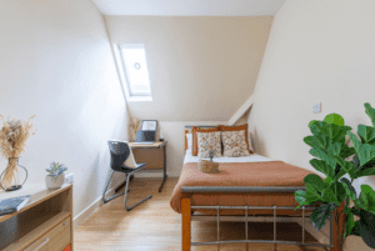 Silver Ensuite - Image 2