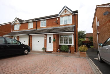4 bed house, Habgood Drive, Gilesgate, Durham, DH12TW - Image 1