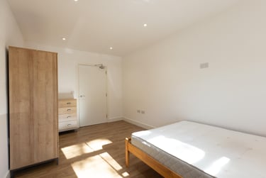 2 bed house, Park Road, City Centre, Loughborough, LE112ED - Image 1