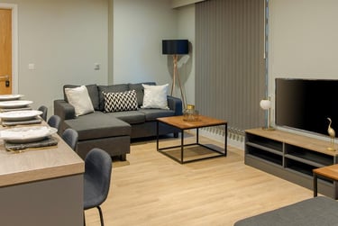 Classic 4 Bed Ensuite at Symons House, Belgrave Street, Burley Park, Leeds, LS28DD - Image 21