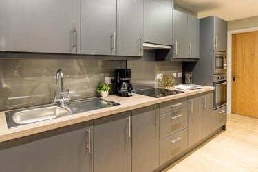 Classic 4 Bed Ensuite at Symons House, Belgrave Street, Burley Park, Leeds, LS28DD - Image 23