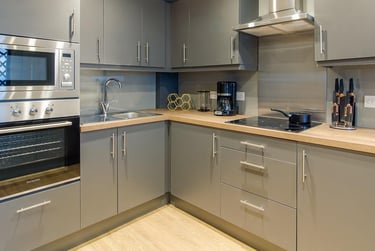 Penthouse 1 Bed Apartment at Symons House, Belgrave Street, Burley Park, Leeds, LS28DD - Image 22