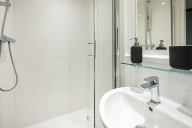 Premium Ensuite at Centre Court, Alfreton Road, Lenton, Nottingham, NG73NS - Image 5