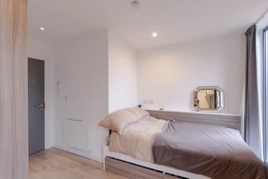 Silver Studio - Image 2