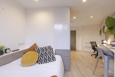 Bronze Studio - Image 1