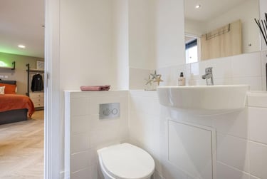 Platinum Ensuite at Arcadian, 260 Huntingdon Street, City Centre, Nottingham, NG13NB - Image 4