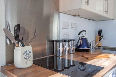 Standard Studio at Mercury House, St Peters Road, Central, Bournemouth, BH12NT - Image 3