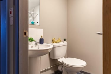 Premium Plus Ensuite at Filbert Village, Linker Road, City Centre, Leicester, LE27FF - Image 5