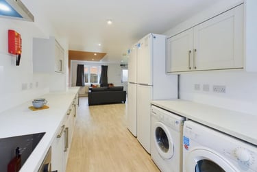 6 bed house, Sage Road, City Centre, Leicester, LE27ES - Image 1